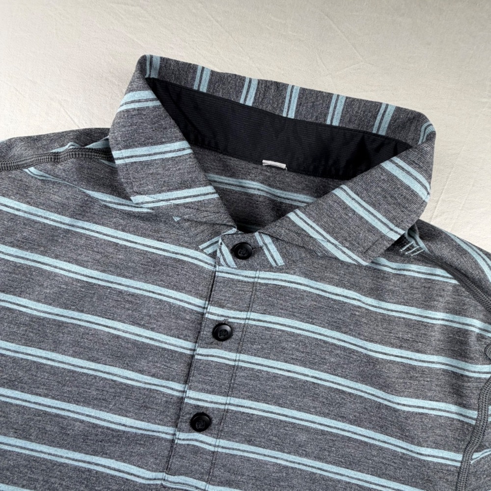Lululemon Evolution Polo Shirt Mens Medium Grey Blue Striped S/S golf 0144